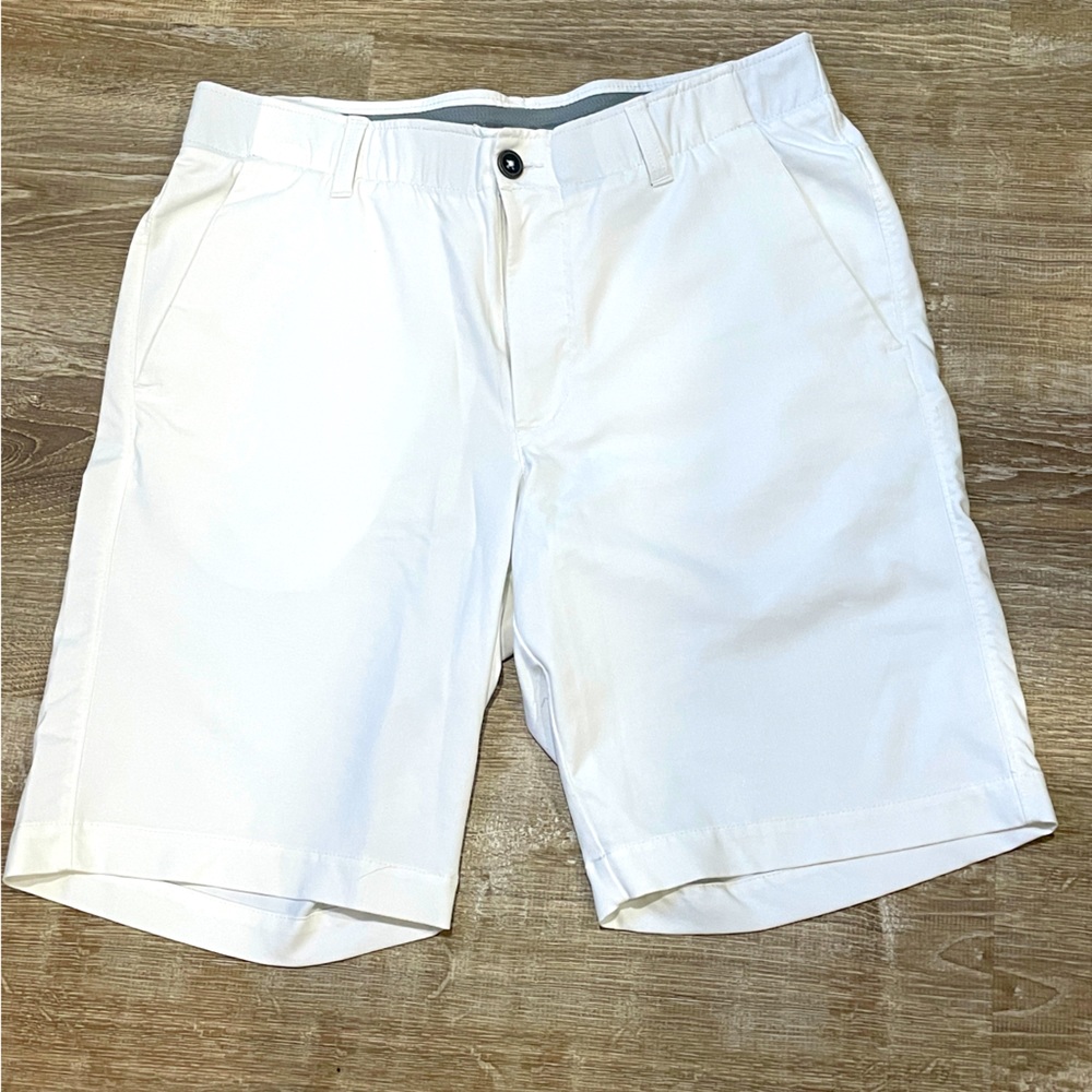 Men’s Under Armour golf shorts, size 32. White